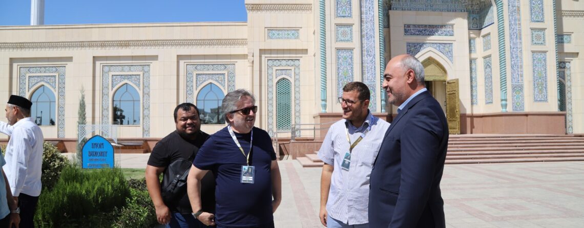 Özbekistan kültür turu İmam Buhârî Merkezi ziyaretinden kare